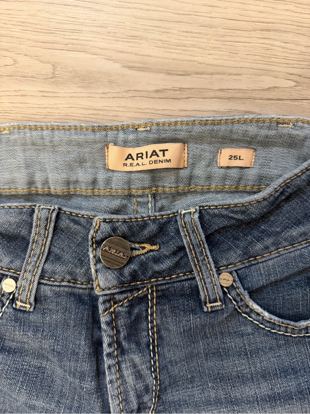 Ariat Women's Medium Blue Skinny Jeans with Contrast Stitching